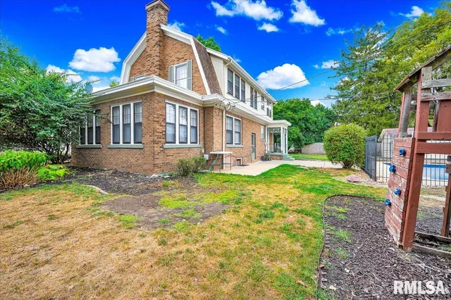 $299,900 | 909 Washington Street, Pekin, IL 61554