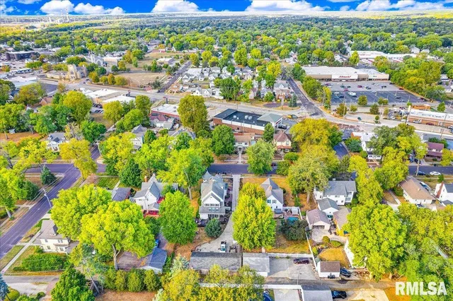 $299,900 | 909 Washington Street, Pekin, IL 61554