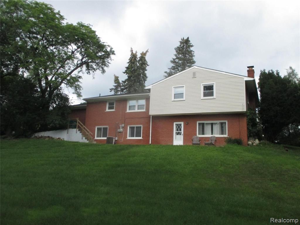 2011 West Avon Road Rochester Hills, MI 48309 - Photo 4 of 22