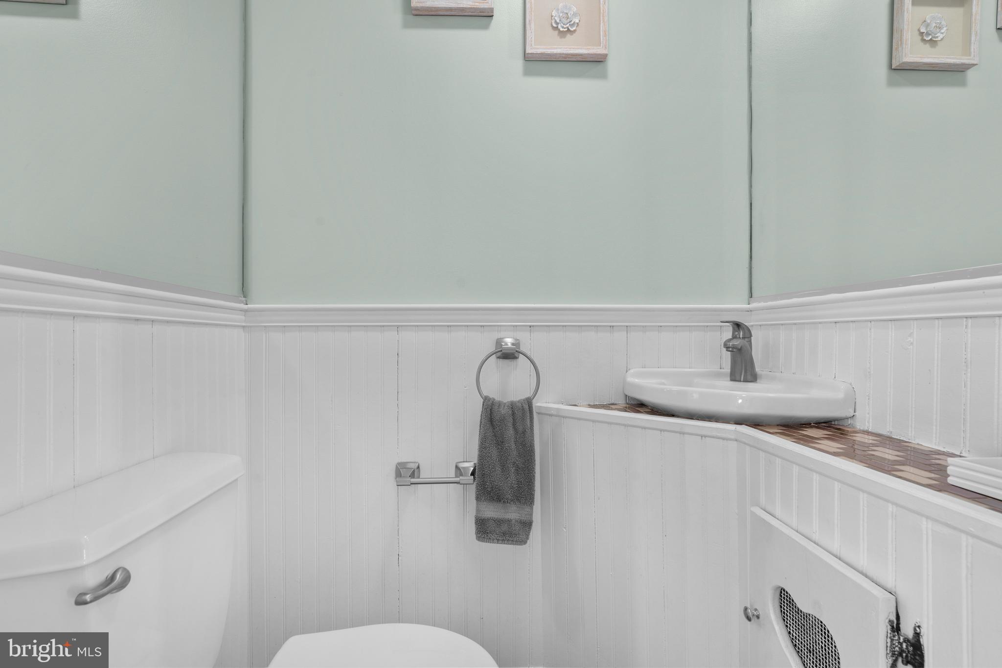 12413 Dunks Ferry Road Philadelphia, PA 19154 - Photo 8 of 35 a bathroom with a sink and mirror