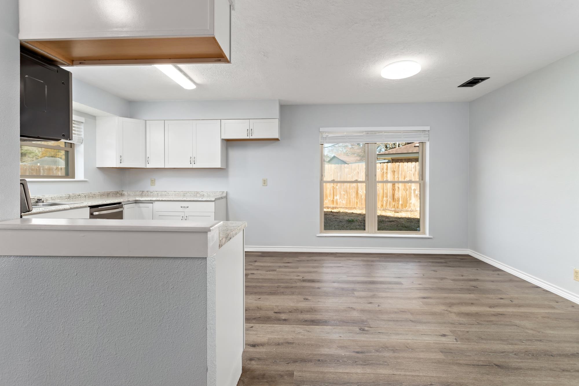 2214 Spring Oak Lane Orange, TX 77632 - Photo 9 of 29