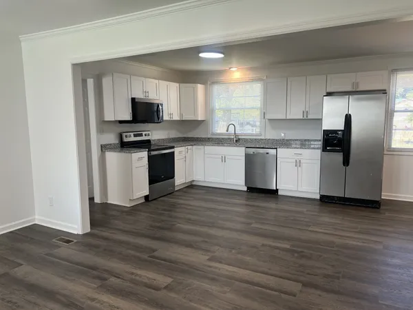$250,000 | 217 Wyly Street, New Johnsonville, TN 37134