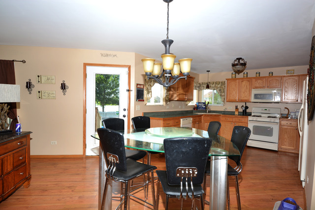 1709 Cascade Ridge Drive Plainfield, IL 60586 - Photo 7 of 21 Gallery Image 7