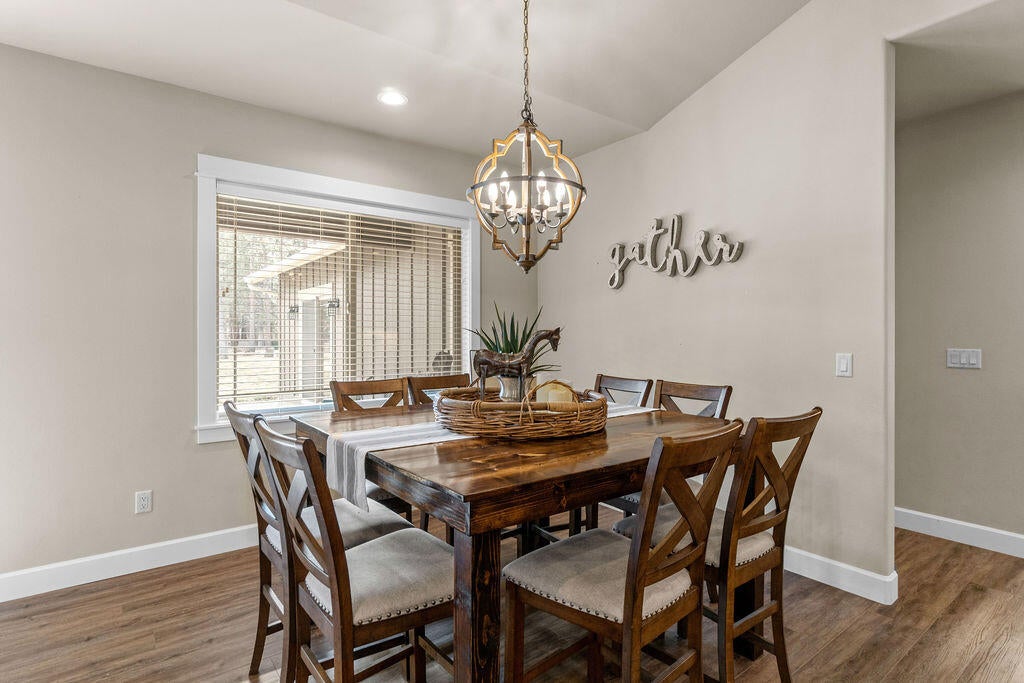 19435 Calico Road Bend, OR 97702 - Photo 13 of 73 Dining Area