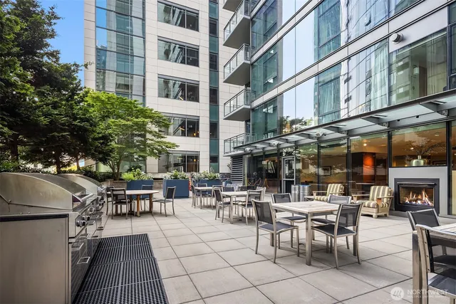 $3,150 | 820 Blanchard Street, Unit 803, Seattle, WA 98121