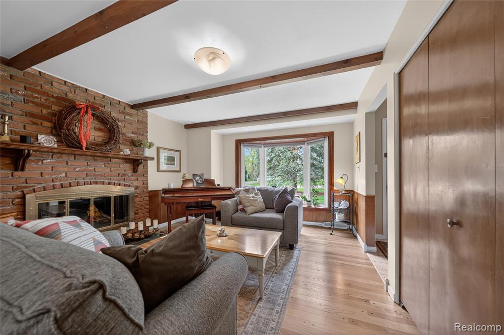 3560 Beach Road Troy, MI 48084 - Photo 15 of 34