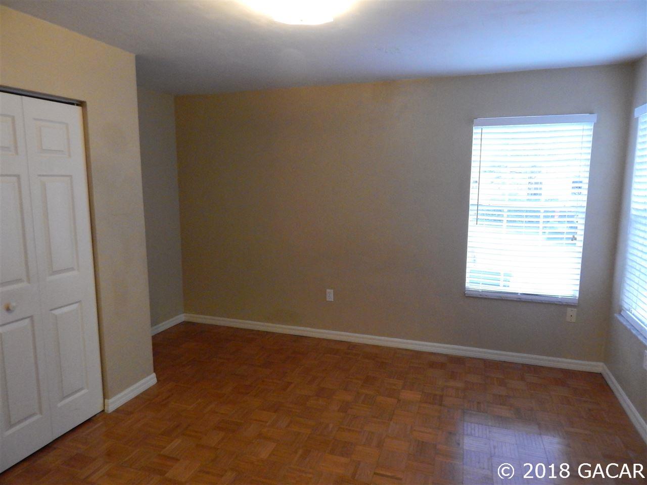 9759 Southwest 52nd Road Gainesville, FL 32608 - Photo 9 of 20 Gallery Image 9