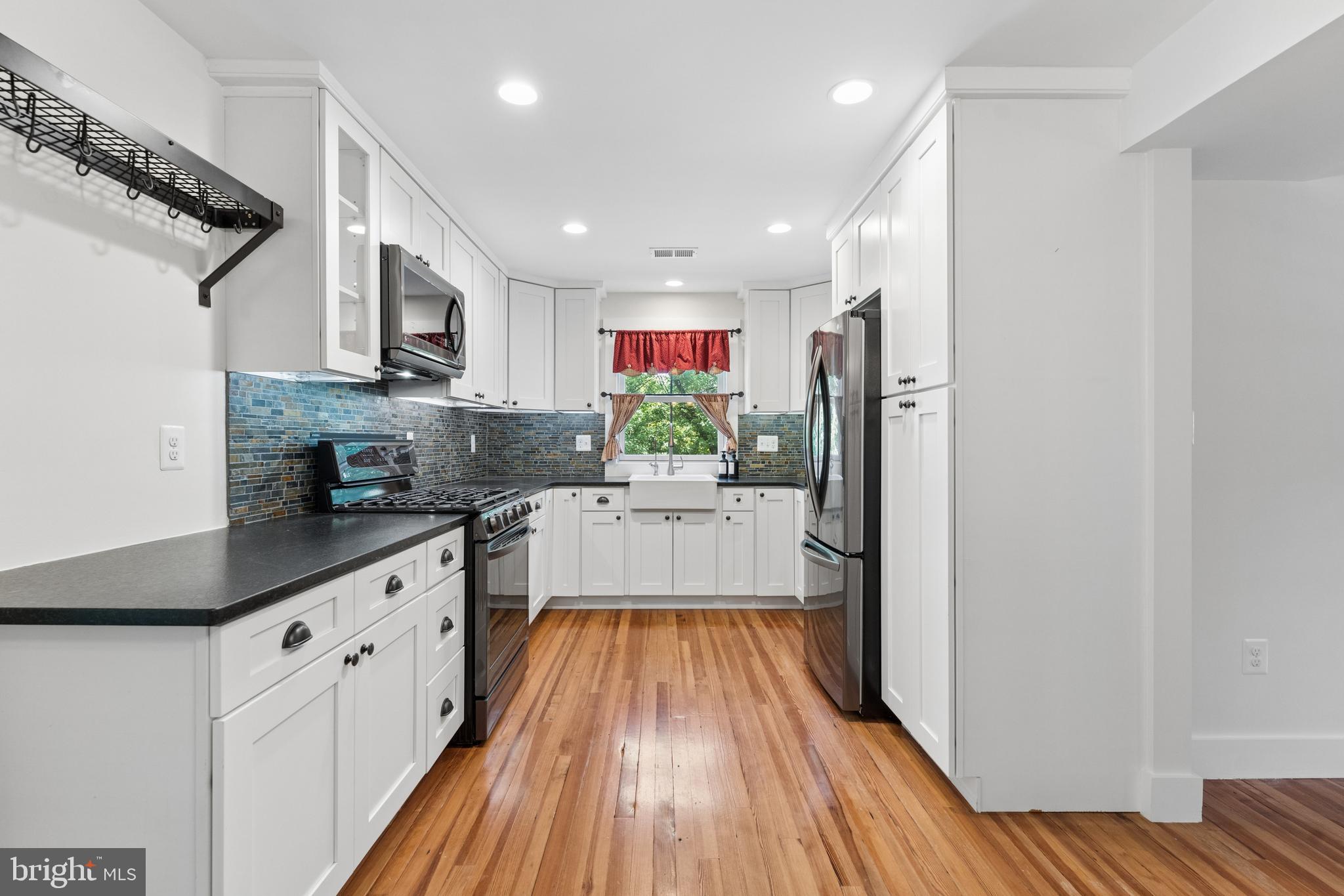 18280 Clayton Hall Road Bluemont, VA 20135 - Photo 14 of 44 White kitchen
