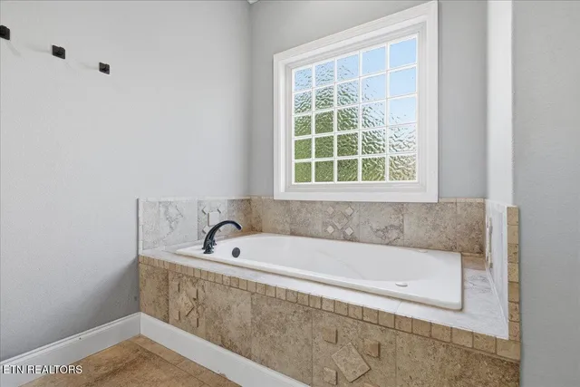 $720,000 | 1179 Linford Circle, Alcoa, TN 37701