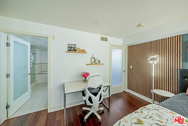 $975,000 | 600 South Ridgeley Drive, Unit 1, Los Angeles, CA 90036