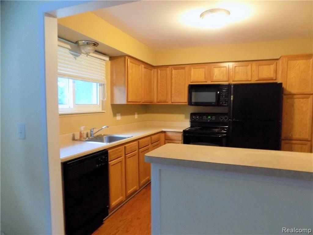 1139 Tienken Court, Unit 226 Rochester Hills, MI 48306 - Photo 14 of 18