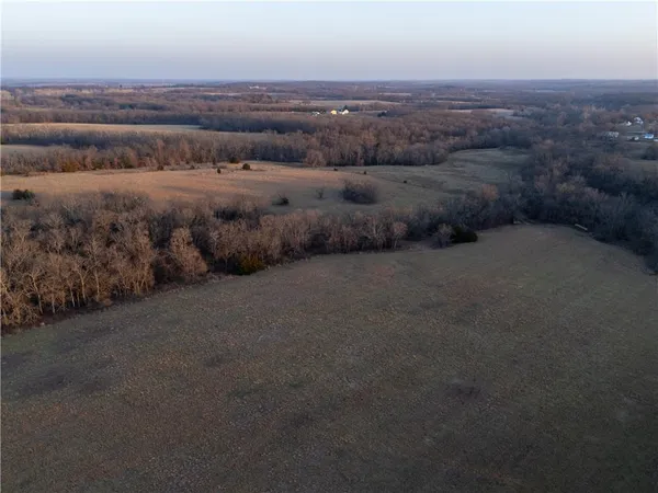 $750,000 | 45312 Highway K Highway, Richmond, MO 64085