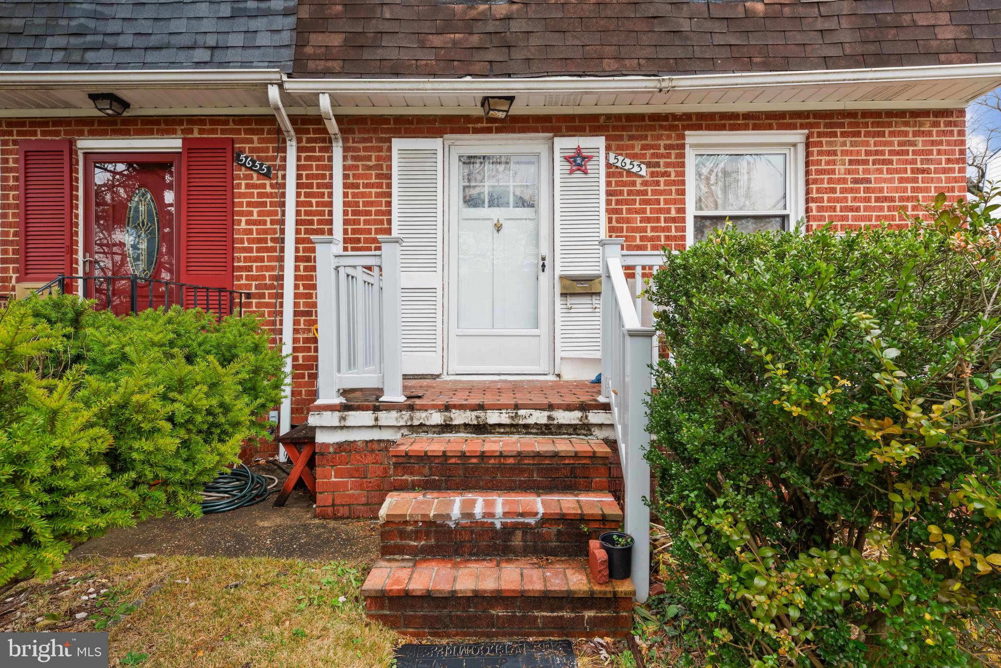 5653 Utrecht Road Baltimore, MD 21206 - Photo 3 of 30 Front porch