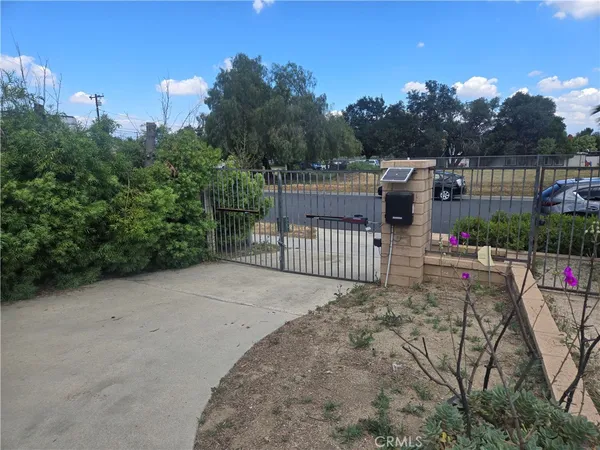 $3,000 | 1214 Mulberry Lane, Corona, CA 92879