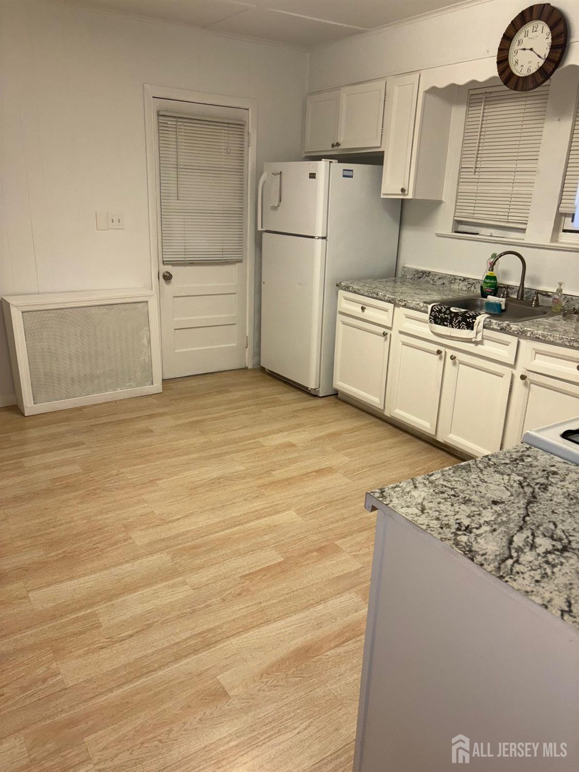 313 Rhode Hall Road Jamesburg, NJ 08831 - Photo 3 of 14