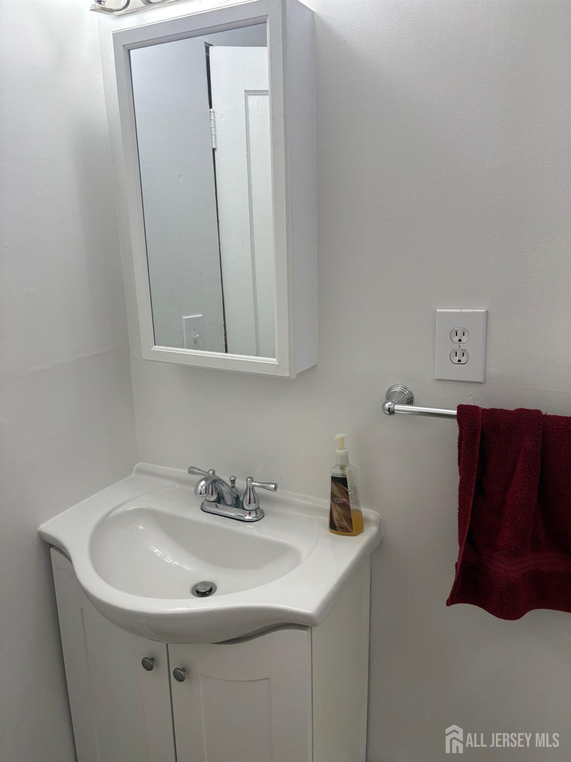 313 Rhode Hall Road Jamesburg, NJ 08831 - Photo 5 of 14