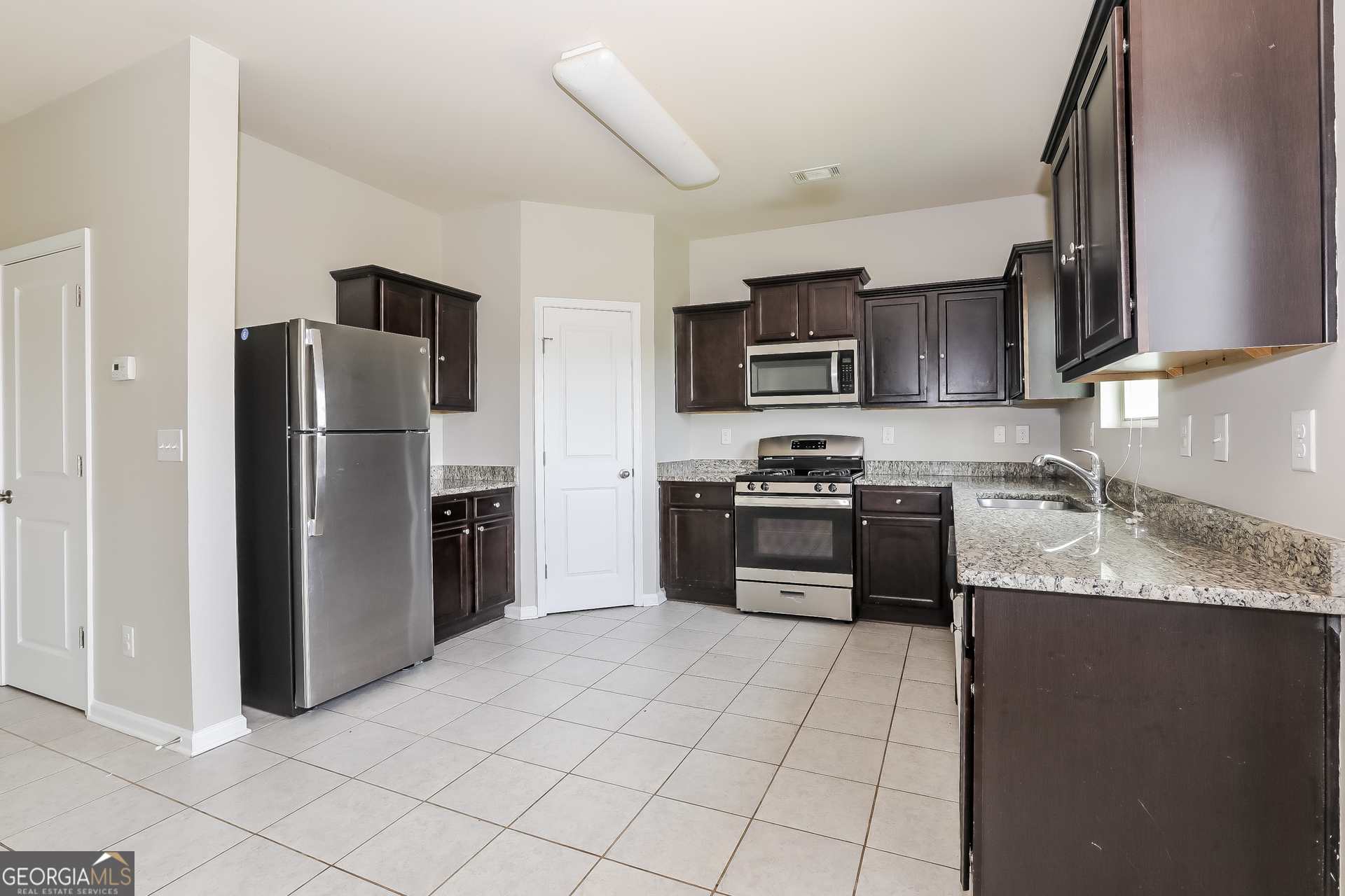 694 Independence Avenue Pendergrass, GA 30567 - Photo 5 of 17