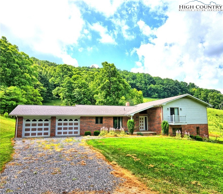 2127 Frank Dillard Road Jefferson, NC 28640 - Photo 4 of 14 Gallery Image 4