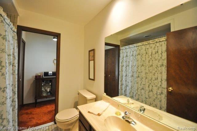 2589 Cullen Road Howell, MI 48855 - Photo 19 of 25 18-FullBath.jpg