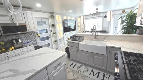 $319,000 | 714 Russet Lane, Streamwood, IL 60107