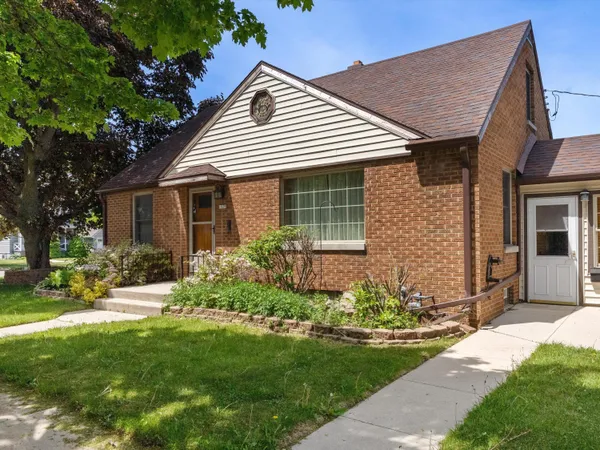 $249,900 | 1528 Ashland Avenue, Sheboygan, WI 53081