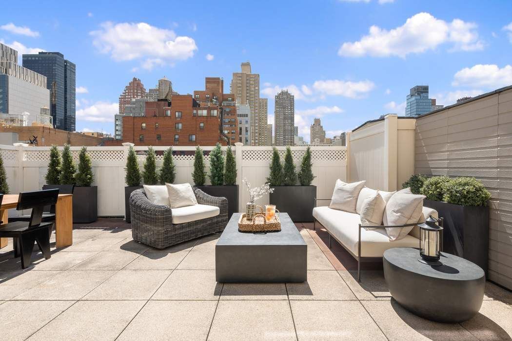 435 East 76th Street, Unit PHB Manhattan, NY 10021 - Photo 12 of 28 a building outdoor space with patio furniture