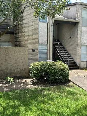 $1,300 | 2021 Spenwick Drive, Unit 624, Houston, TX 77055