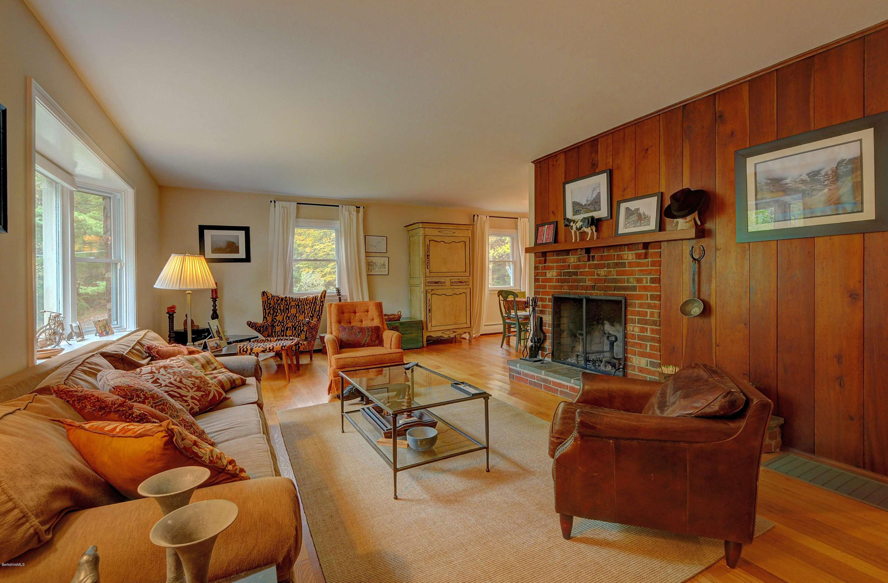 200 E Road Sheffield, MA 01257 - Photo 3 of 26 2002 Living Room