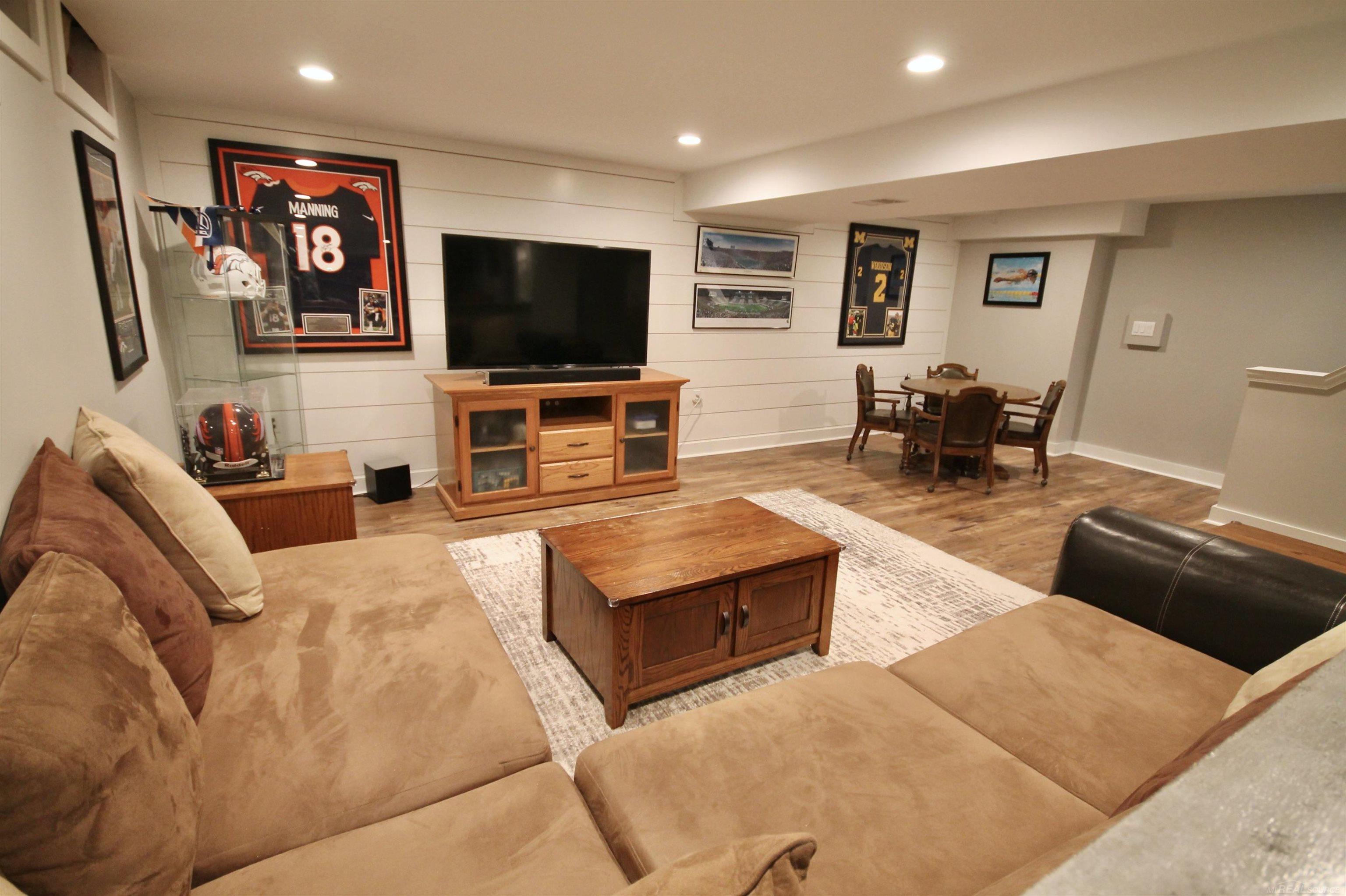 1596 Colony Drive Rochester, MI 48307 - Photo 28 of 45 50202406-9551246d-252f-4ca9-b080-b13a7d345d5e.JPG