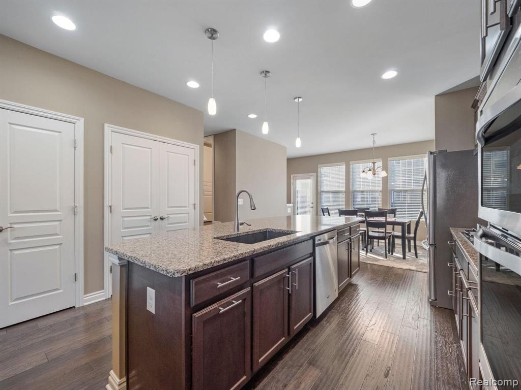 2665 Helmsdale Circle Rochester Hills, MI 48307 - Photo 12 of 33