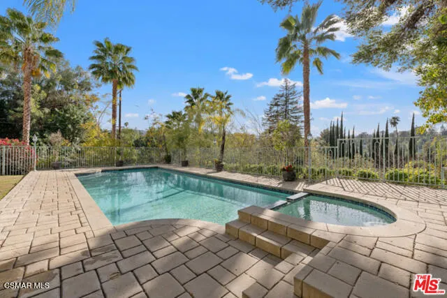 $19,000 | 4440 Hayvenhurst Avenue, Encino, CA 91436