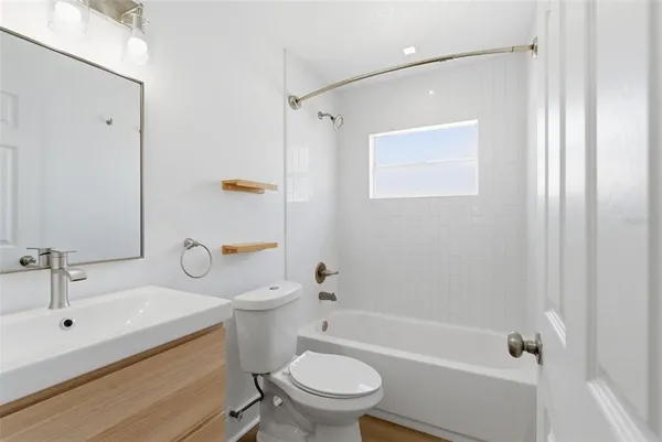 $3,400 | 3916 West Iowa Avenue, Tampa, FL 33616