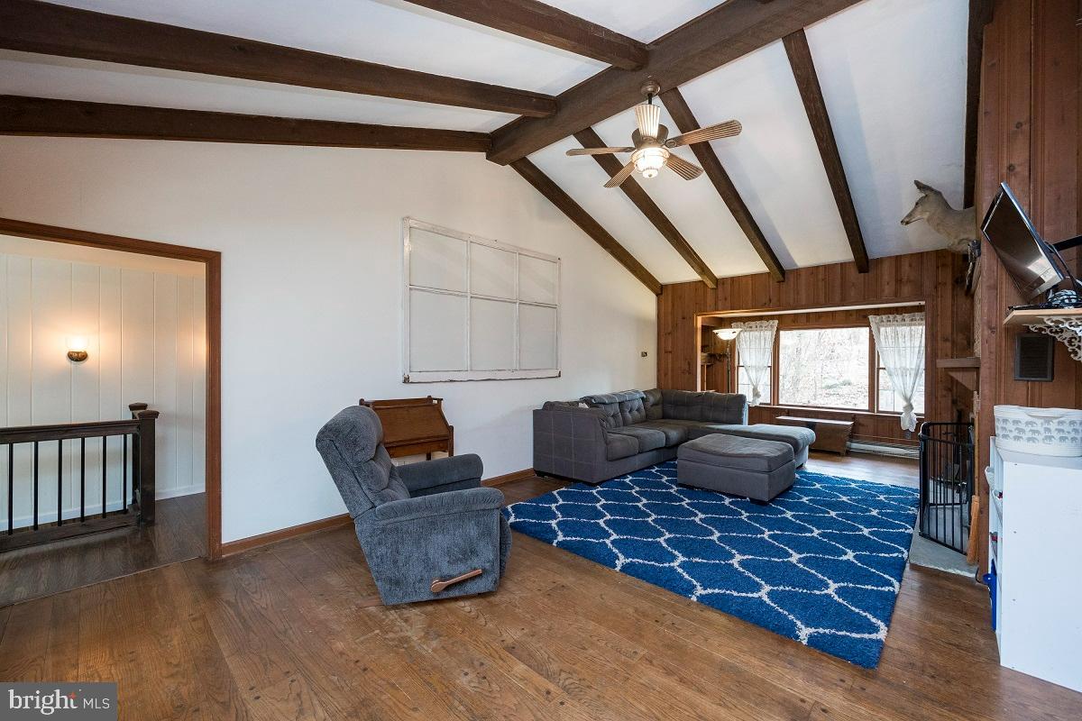 622 Kulp Road Perkiomenville, PA 18074 - Photo 12 of 46 Living room