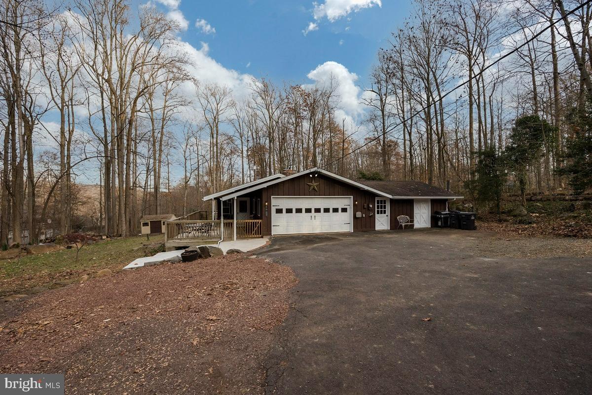 622 Kulp Road Perkiomenville, PA 18074 - Photo 31 of 46 Garage