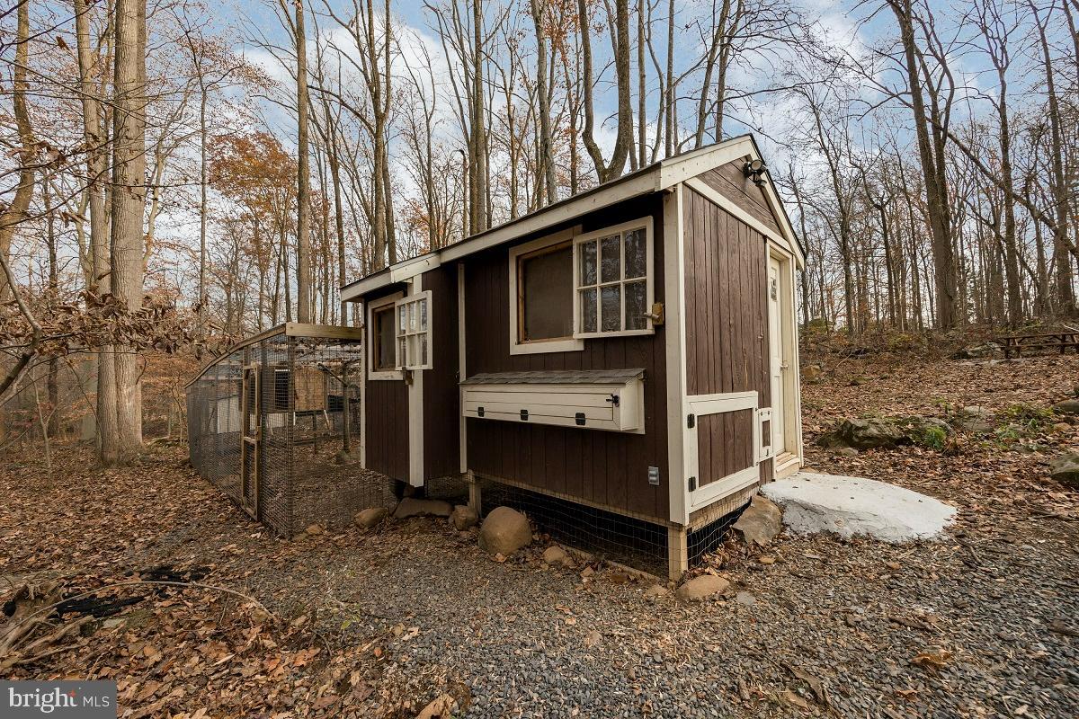 622 Kulp Road Perkiomenville, PA 18074 - Photo 34 of 46 chicken coop