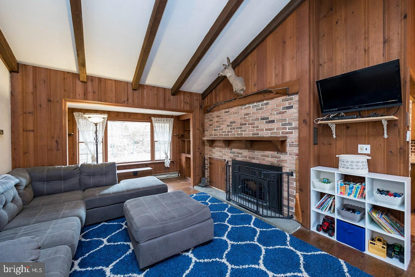 622 Kulp Road Perkiomenville, PA 18074 - Photo 10 of 46 Living room