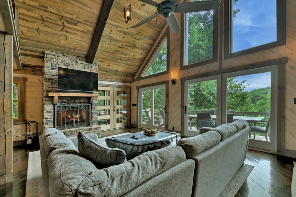 190 Toccoa Heights Road Blue Ridge, GA 30513 - Photo 8 of 64