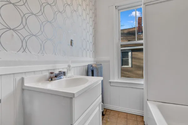 $799,000 | 10 Deane Street, Portland, ME 04102