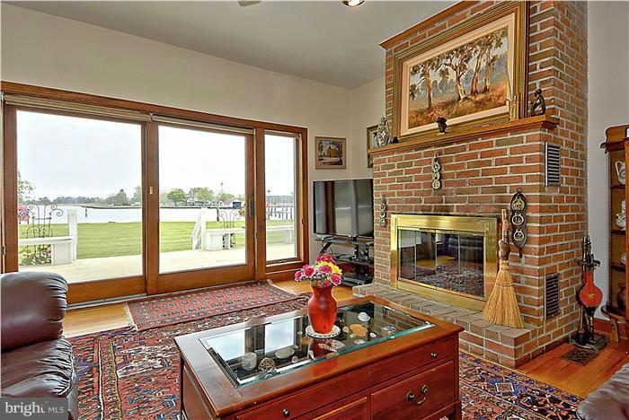 5005 Cherry Point Road Woolford, MD 21677 - Photo 22 of 30 Family Room