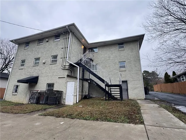 $1,750 | 2430 Perry Boulevard Northwest, Atlanta, GA 30318
