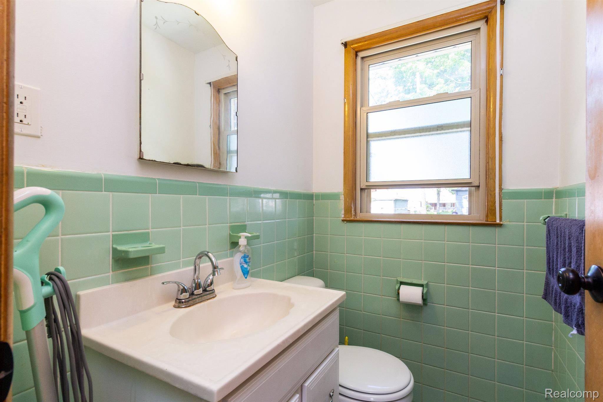 7363 Dale Center Line, MI 48015 - Photo 28 of 38 Gallery Image 28