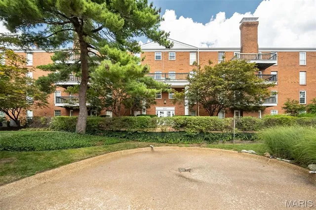 $175,000 | 10367 Oxford Hill Drive, Unit 6, St. Louis, MO 63146