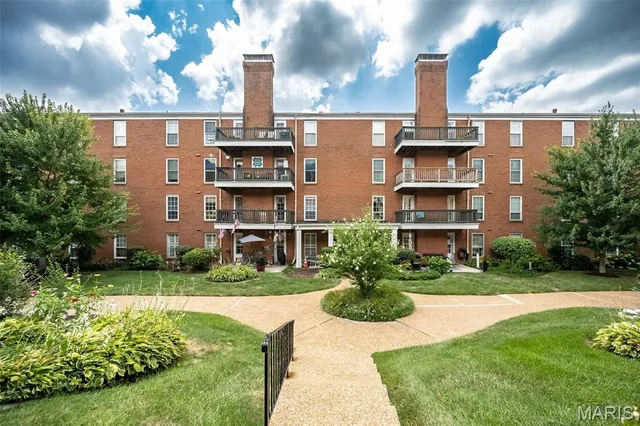 $175,000 | 10367 Oxford Hill Drive, Unit 6, St. Louis, MO 63146