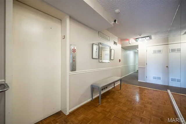 $175,000 | 10367 Oxford Hill Drive, Unit 6, St. Louis, MO 63146