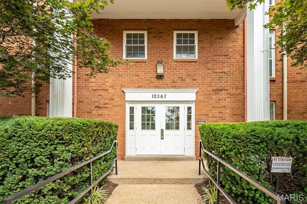 10367 Oxford Hill Drive, Unit 6 St. Louis, MO 63146 - Photo 3 of 26