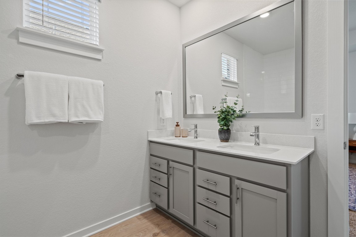 416 Deerpath Street Leander, TX 78641 - Photo 17 of 32 Dual vanities