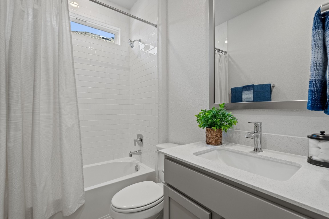 416 Deerpath Street Leander, TX 78641 - Photo 27 of 32 2nd full bathroom