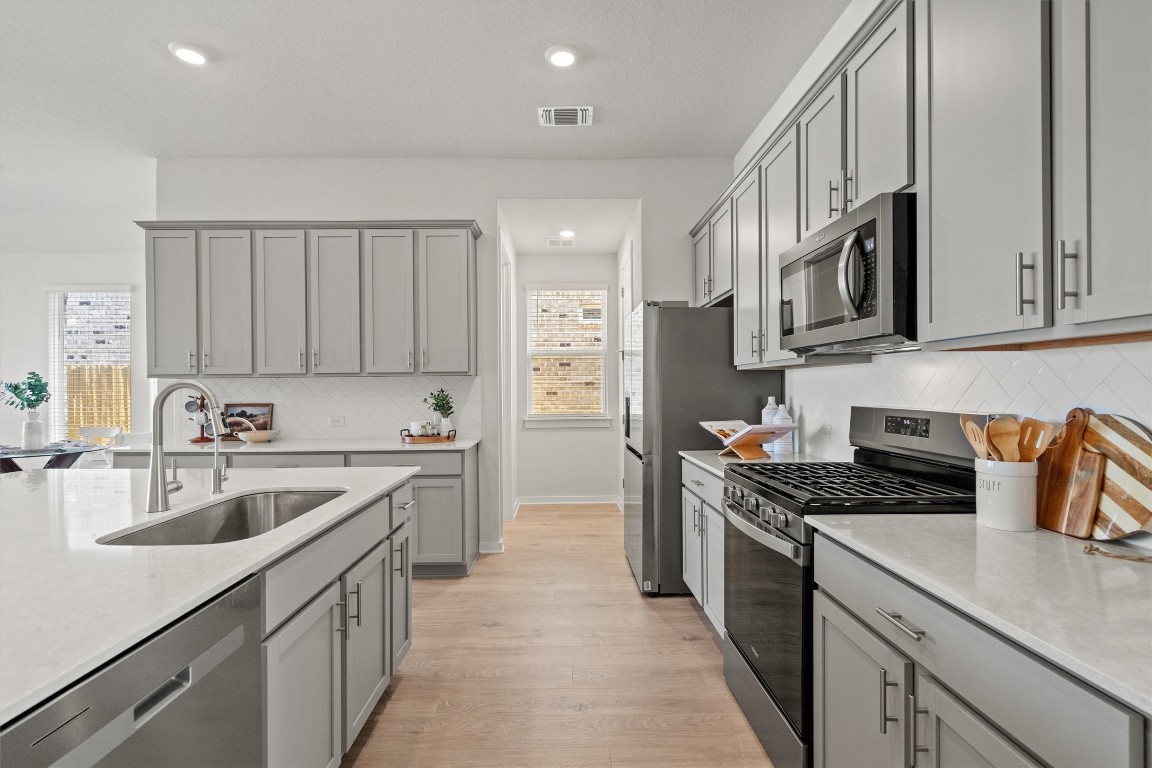 416 Deerpath Street Leander, TX 78641 - Photo 5 of 32