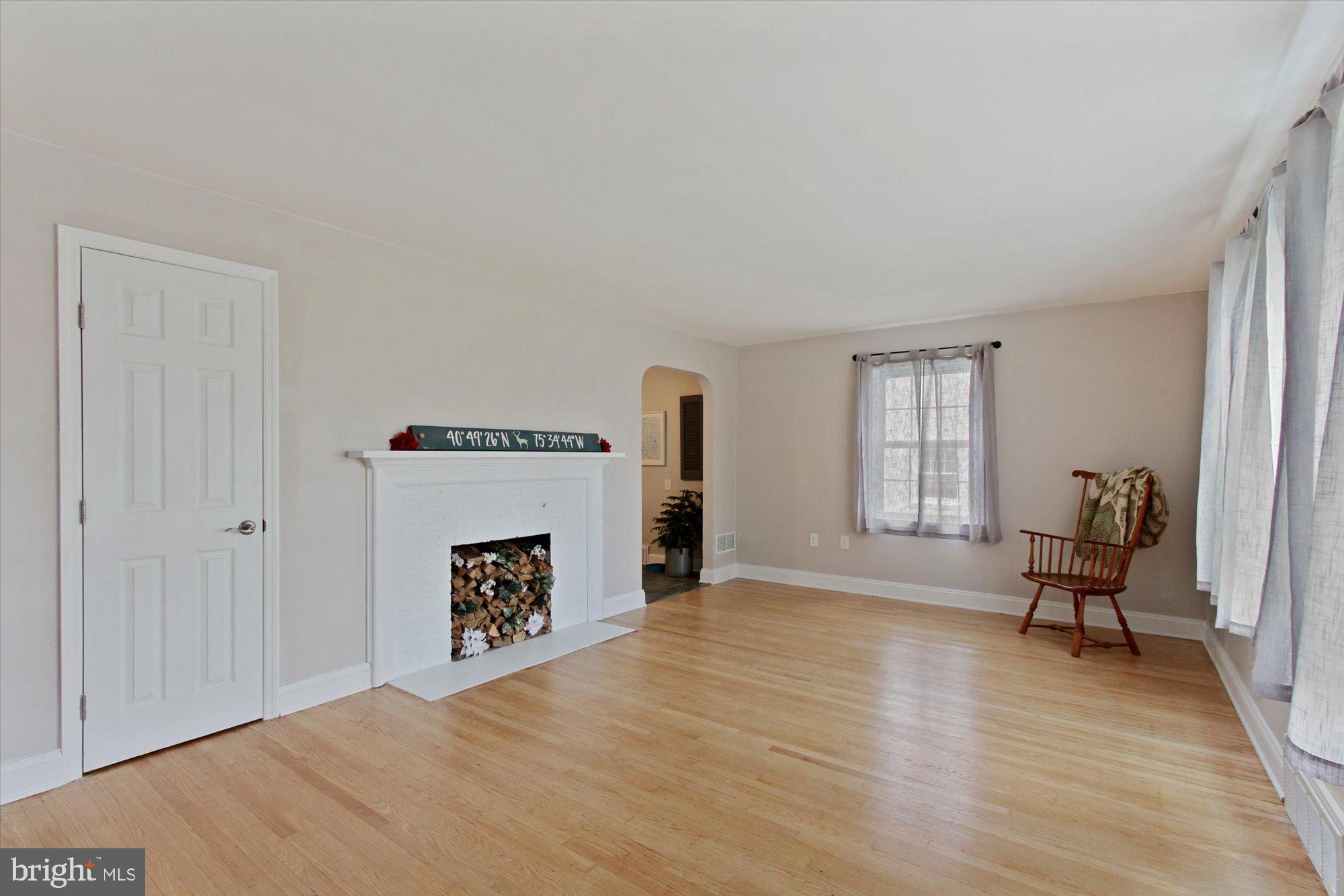 1816 Powder Mill Road York, PA 17402 - Photo 2 of 24