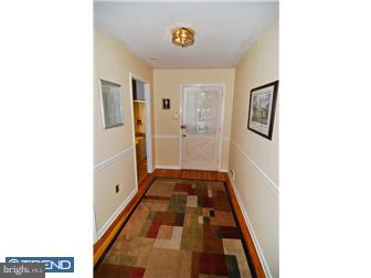 246 Red Stone Ridge Cherry Hill, NJ 08034 - Photo 2 of 12 Foyer